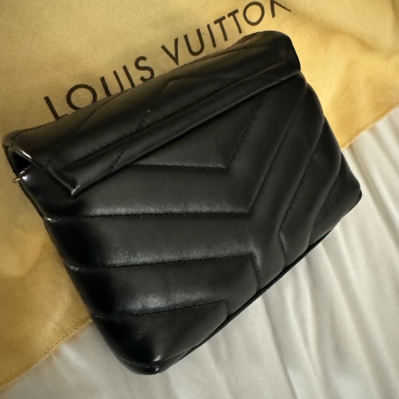 YSL toy Lou Lou quilted in black with gold hardware. - Picture 9 of 15